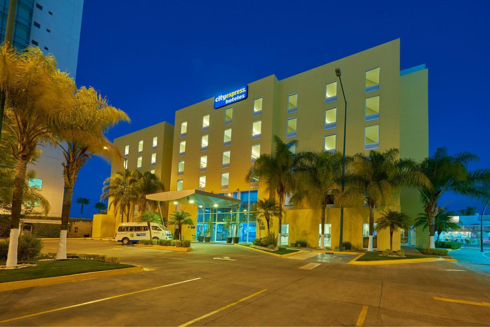 City Express By Marriott Irapuato Ngoại thất bức ảnh